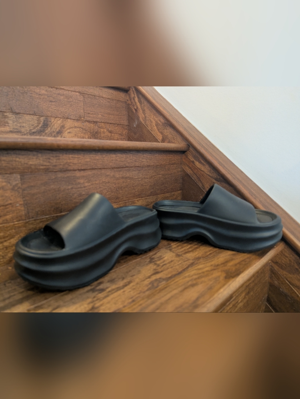 Platform slides With a chunky '90s sole Lightweight Comfy Black Shoes Sz 38 (7) - Picture 9 of 14
